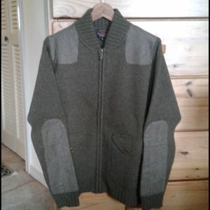 Wool sweaters and linen suit